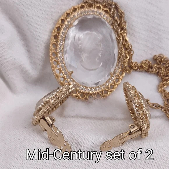 2pc Vintage Whiting and Davis Glass Intaglio Cameo Set - Picture 8 of 11